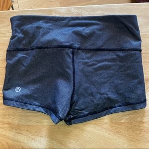 Lululemon sports booty shorts